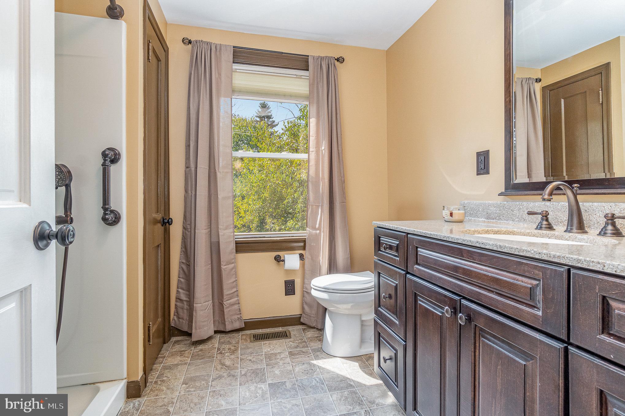 320 Haines Road York, PA 17402 - Photo 26 of 39 Full Bath