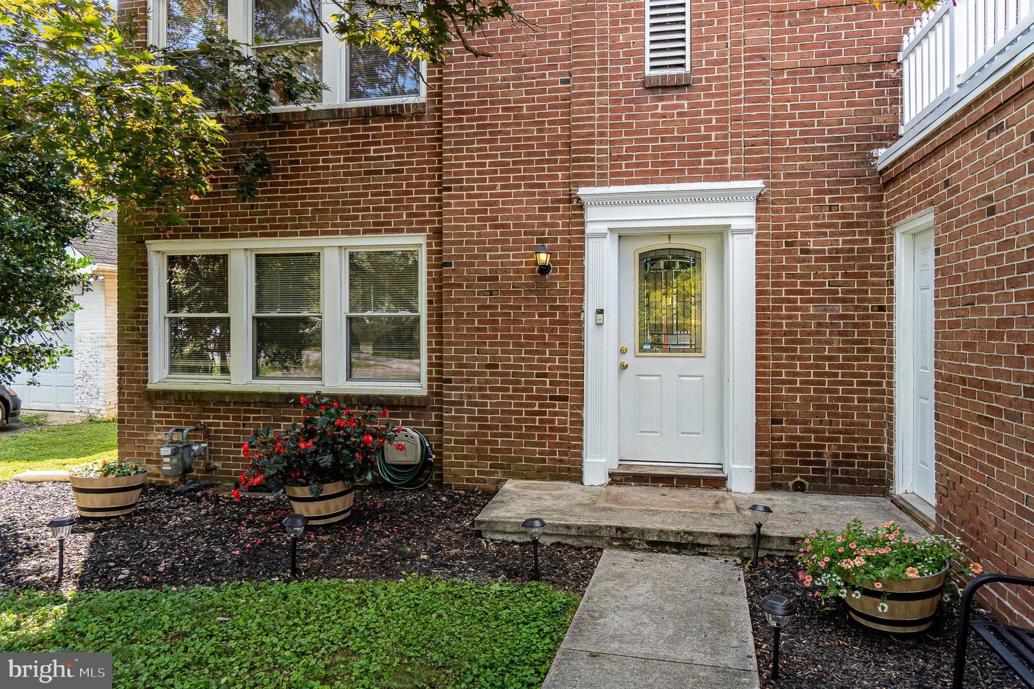 320 Haines Road York, PA 17402 - Photo 4 of 39 Entrance