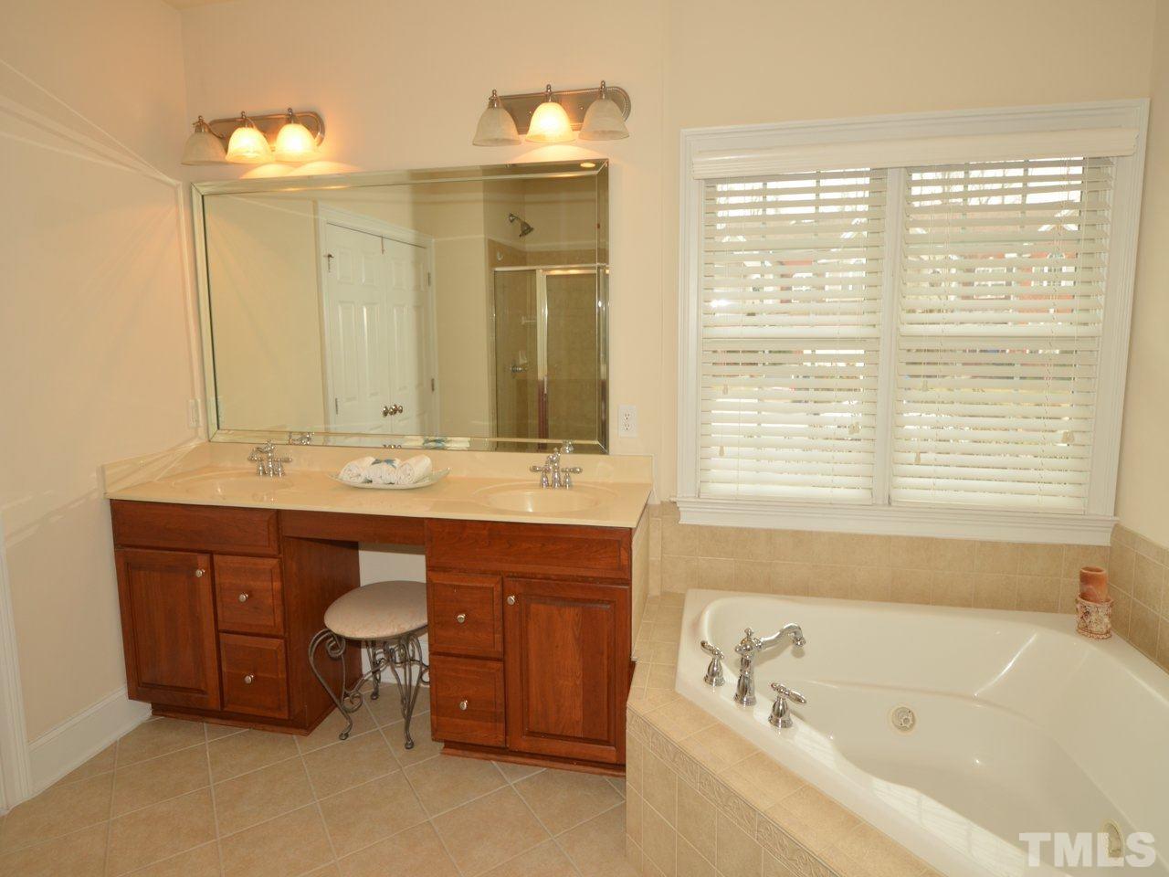 9404 Collingdale Way Raleigh, NC 27617 - Photo 11 of 23 Gallery Image 11