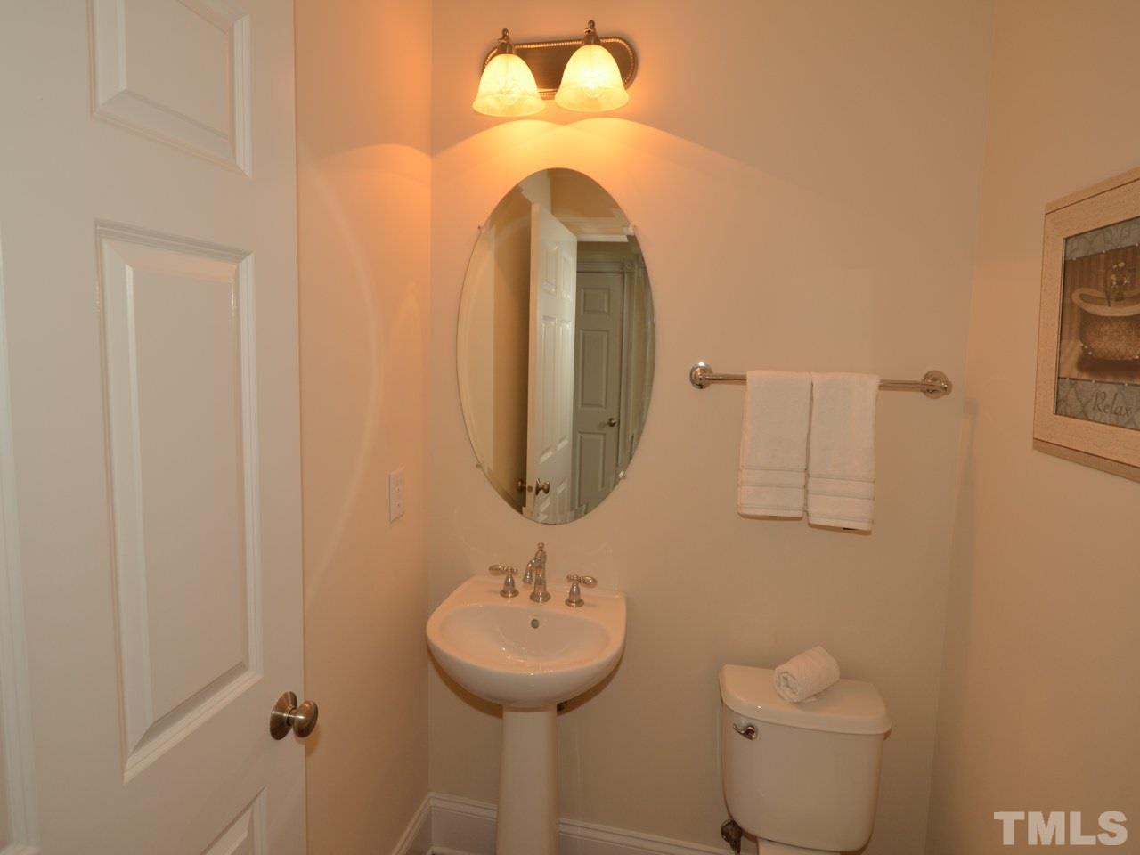 9404 Collingdale Way Raleigh, NC 27617 - Photo 10 of 23 Gallery Image 10