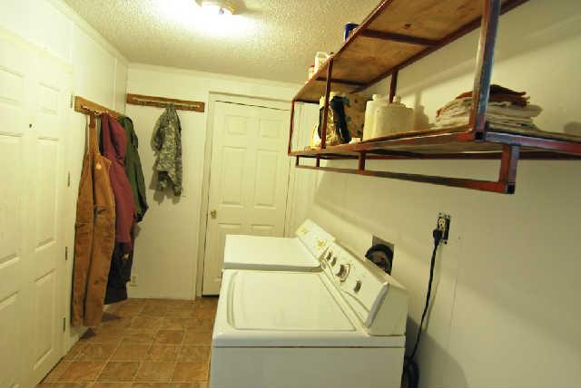 200 Old Railroad Road Prospect, TN 38477 - Photo 14 of 20 a bathroom with a sink and a shower