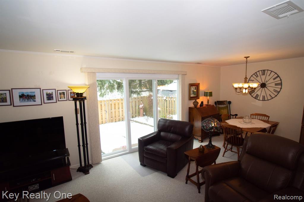 1106 Moreland Court Rochester, MI 48307 - Photo 16 of 21