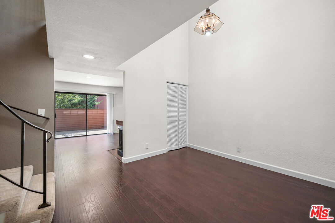 230 Bethany Road, Unit 120 Burbank, CA 91504 - Photo 5 of 34 Gallery Image 5