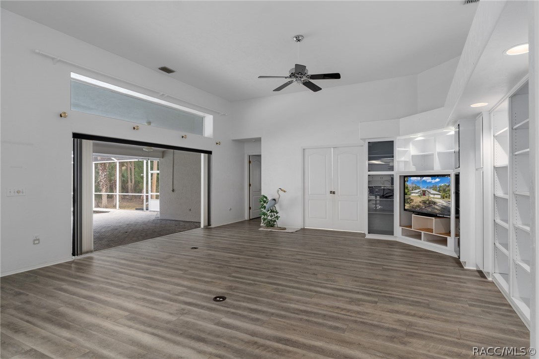 35 Captains Cove Road Inglis, FL 34449 - Photo 12 of 70