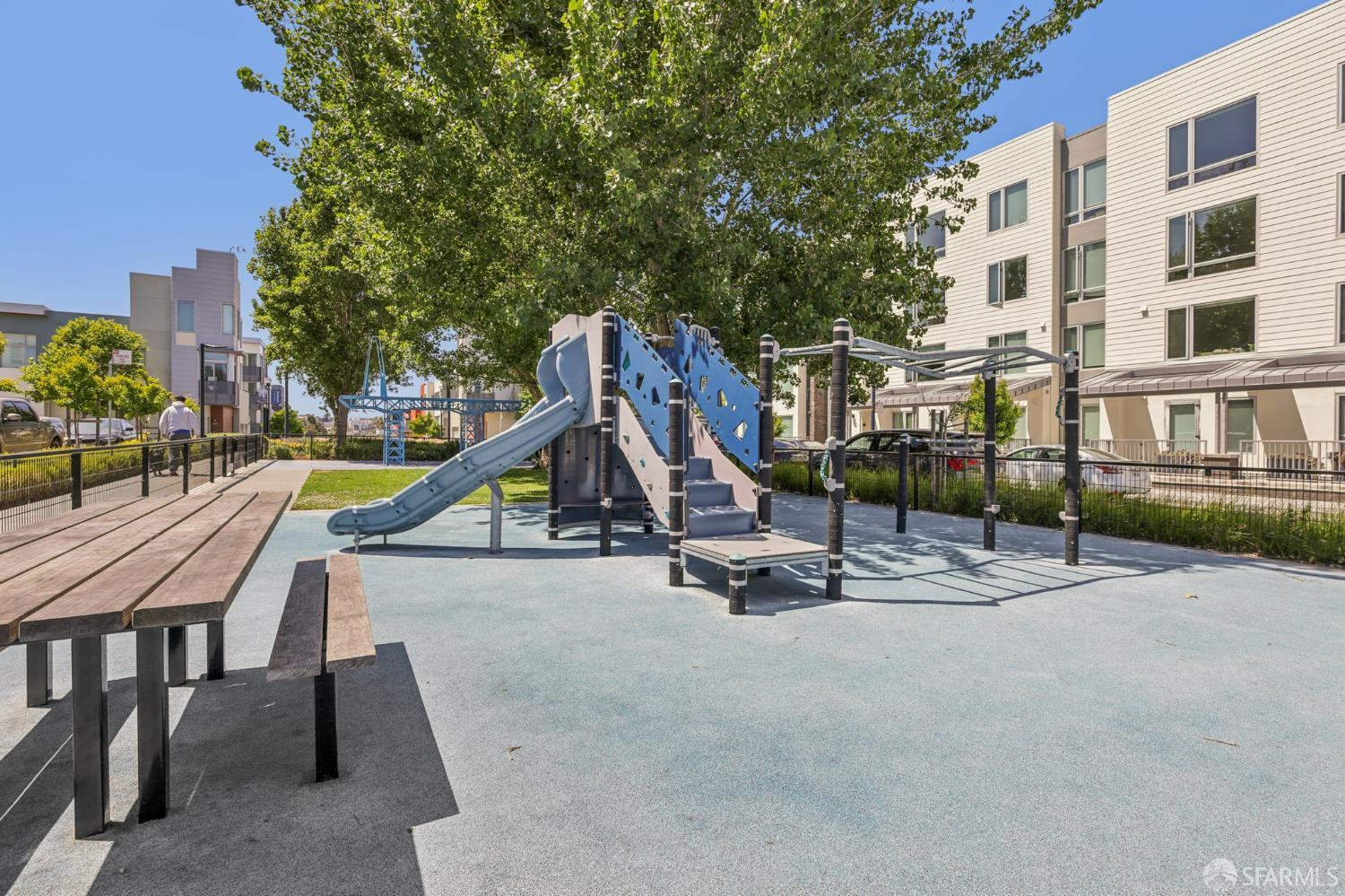 134 Albatross Court San Francisco, CA 94124 - Photo 26 of 40 a park with kid zone