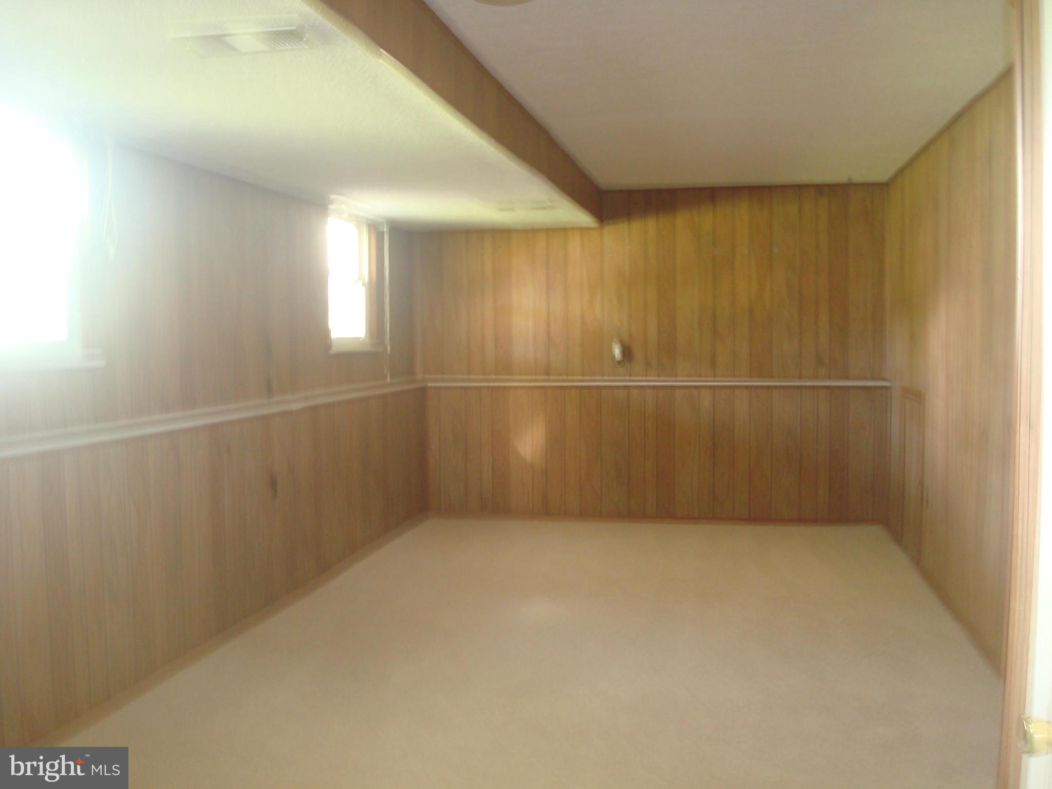 9650 Dundawan Road Baltimore, MD 21236 - Photo 14 of 19 Family Room