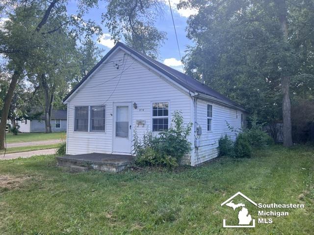 978 Division Street Adrian, MI 49221 - Photo 2 of 25