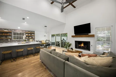$995,000 | 6022 Prospect Avenue, Dallas, TX 75206