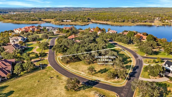 $375,000 | 25700 Cliff Circle, Spicewood, TX 78669