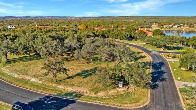 $450,000 | 25700 Cliff Circle, Spicewood, TX 78669