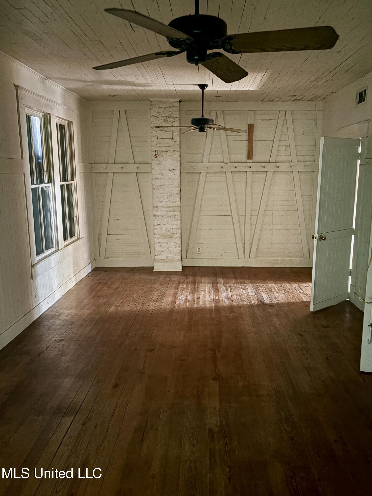 1111 31st Avenue Gulfport, MS 39501 - Photo 12 of 22 IMG_7737