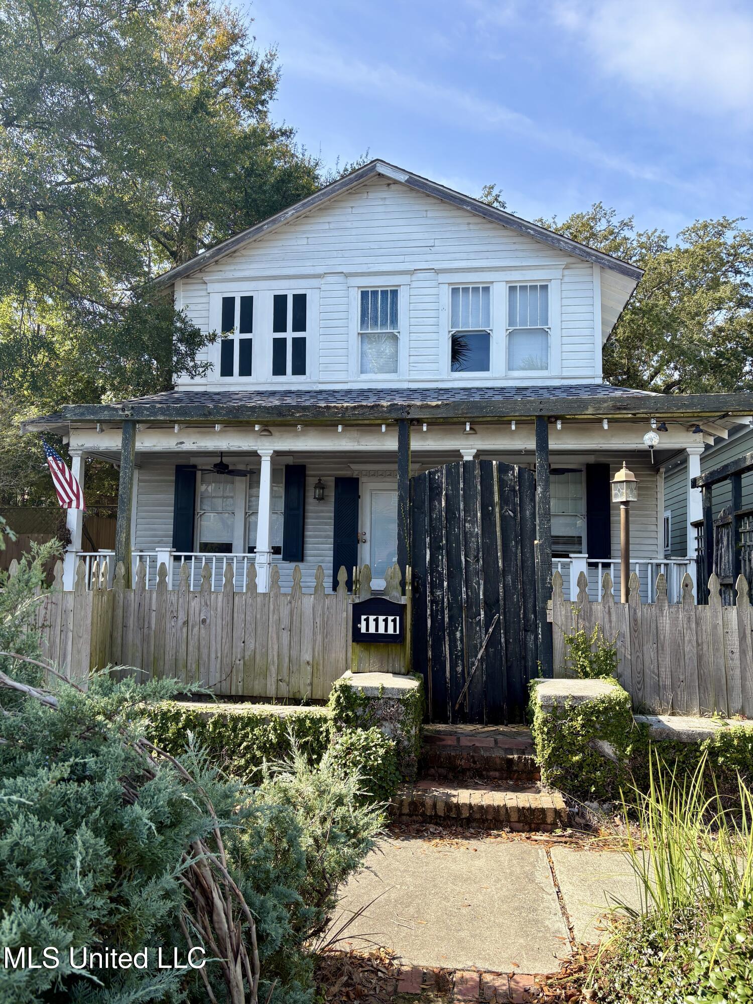 1111 31st Avenue Gulfport, MS 39501 - Photo 2 of 22 IMG_7725