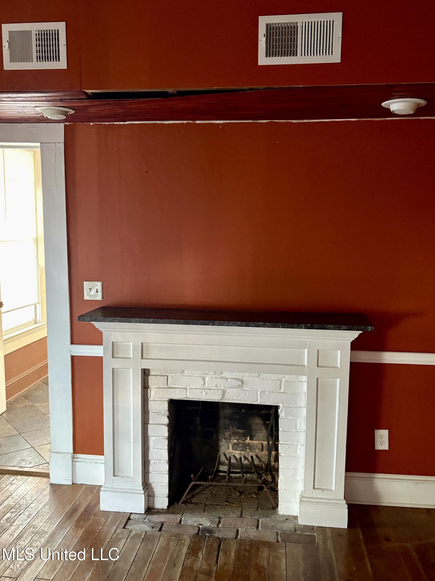 1111 31st Avenue Gulfport, MS 39501 - Photo 7 of 22 IMG_7732