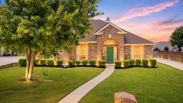 $399,900 | 3019 St Amanda Drive, Mansfield, TX 76063