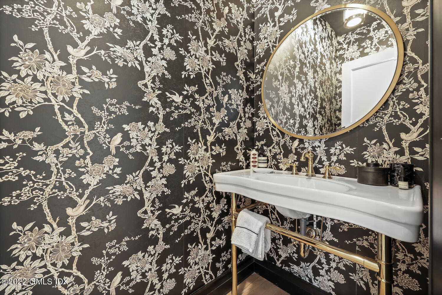 14 Copper Beech Road Greenwich, CT 06830 - Photo 17 of 48 walk in closet with window