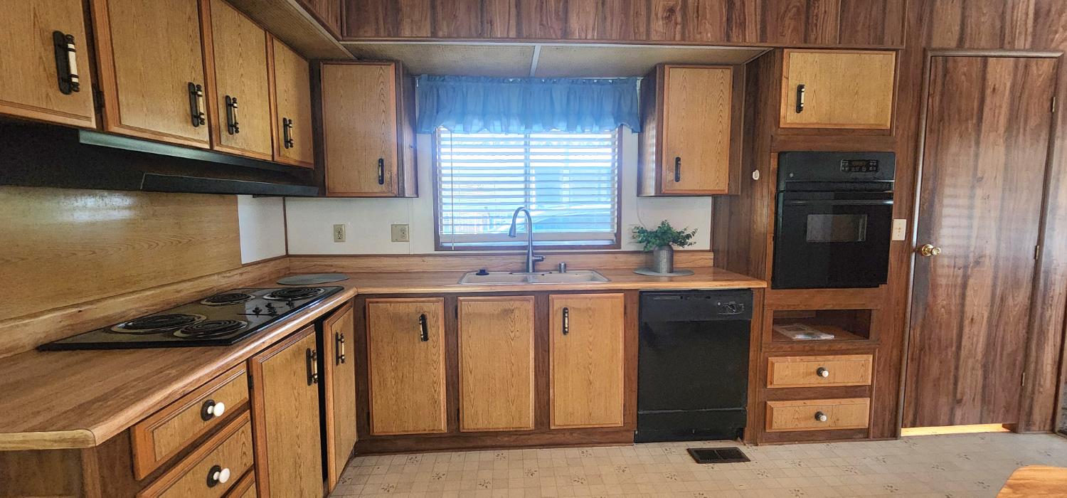 1300 West Olson Avenue, Unit 155 Reedley, CA 93654 - Photo 24 of 44