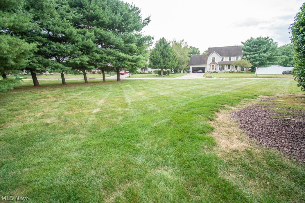 2337 Hunters Ridge Youngstown, OH 44512 - Photo 21 of 24 Backyard view