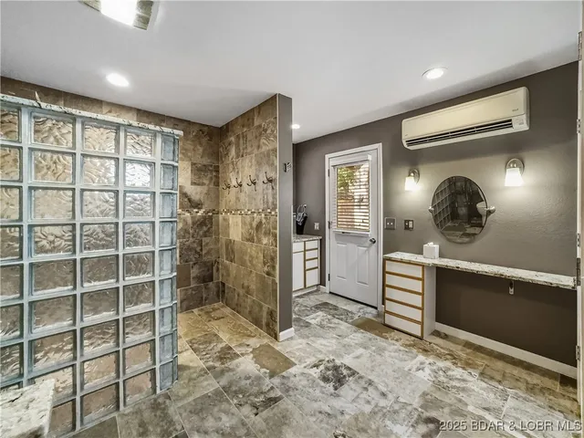 $299,900 | 76 Breezy Hill Lane, Camdenton, MO 65020