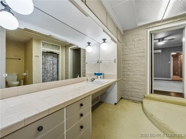 $299,900 | 76 Breezy Hill Lane, Camdenton, MO 65020