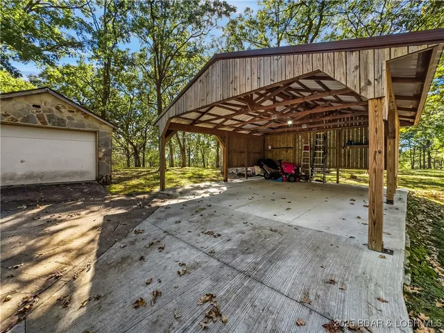 $299,900 | 76 Breezy Hill Lane, Camdenton, MO 65020