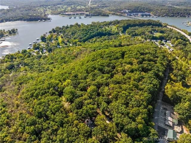 $299,900 | 76 Breezy Hill Lane, Camdenton, MO 65020