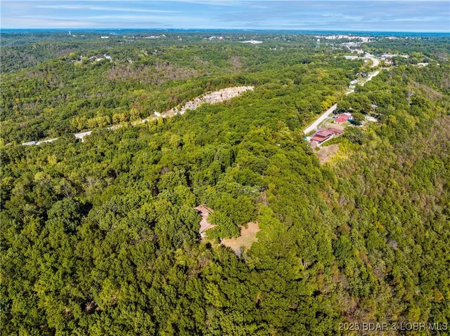 $299,900 | 76 Breezy Hill Lane, Camdenton, MO 65020