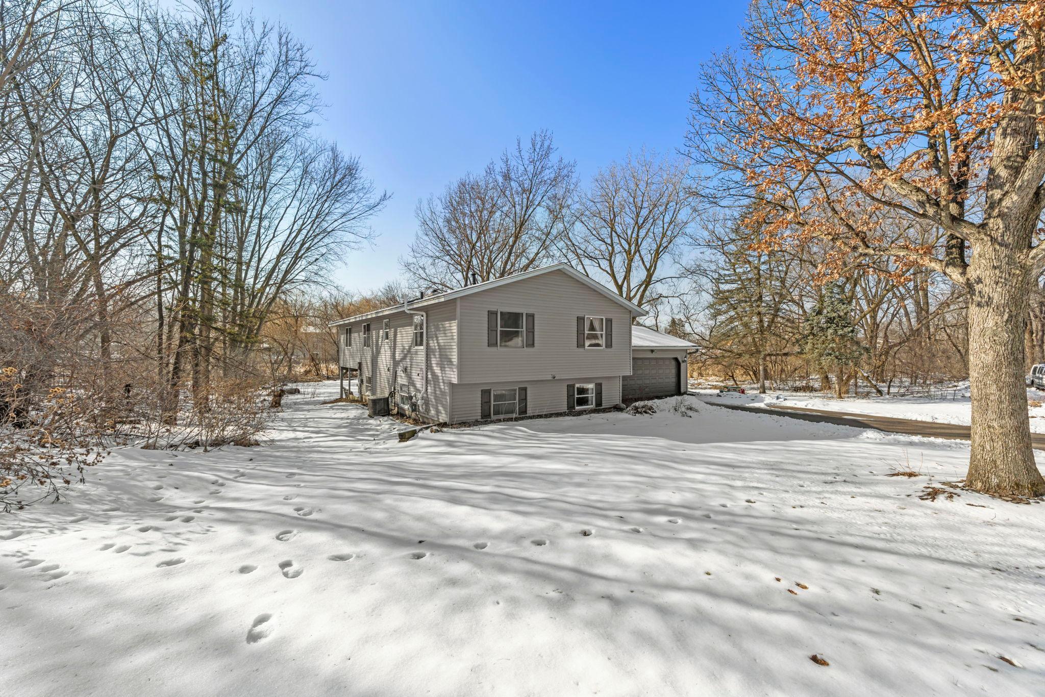 4109 Valentine Crest Road Arden Hills, MN 55112 - Photo 3 of 78