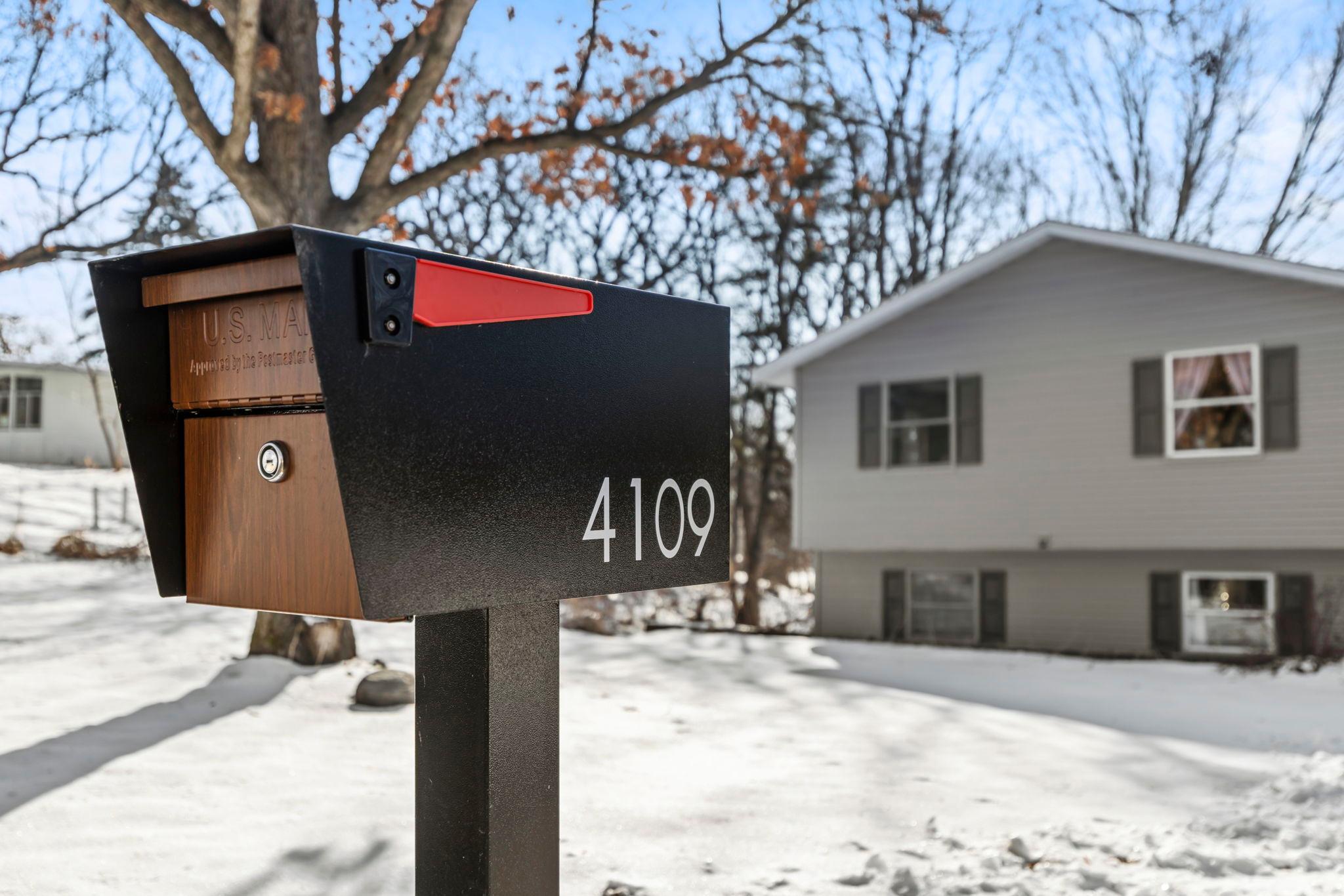 4109 Valentine Crest Road Arden Hills, MN 55112 - Photo 9 of 78