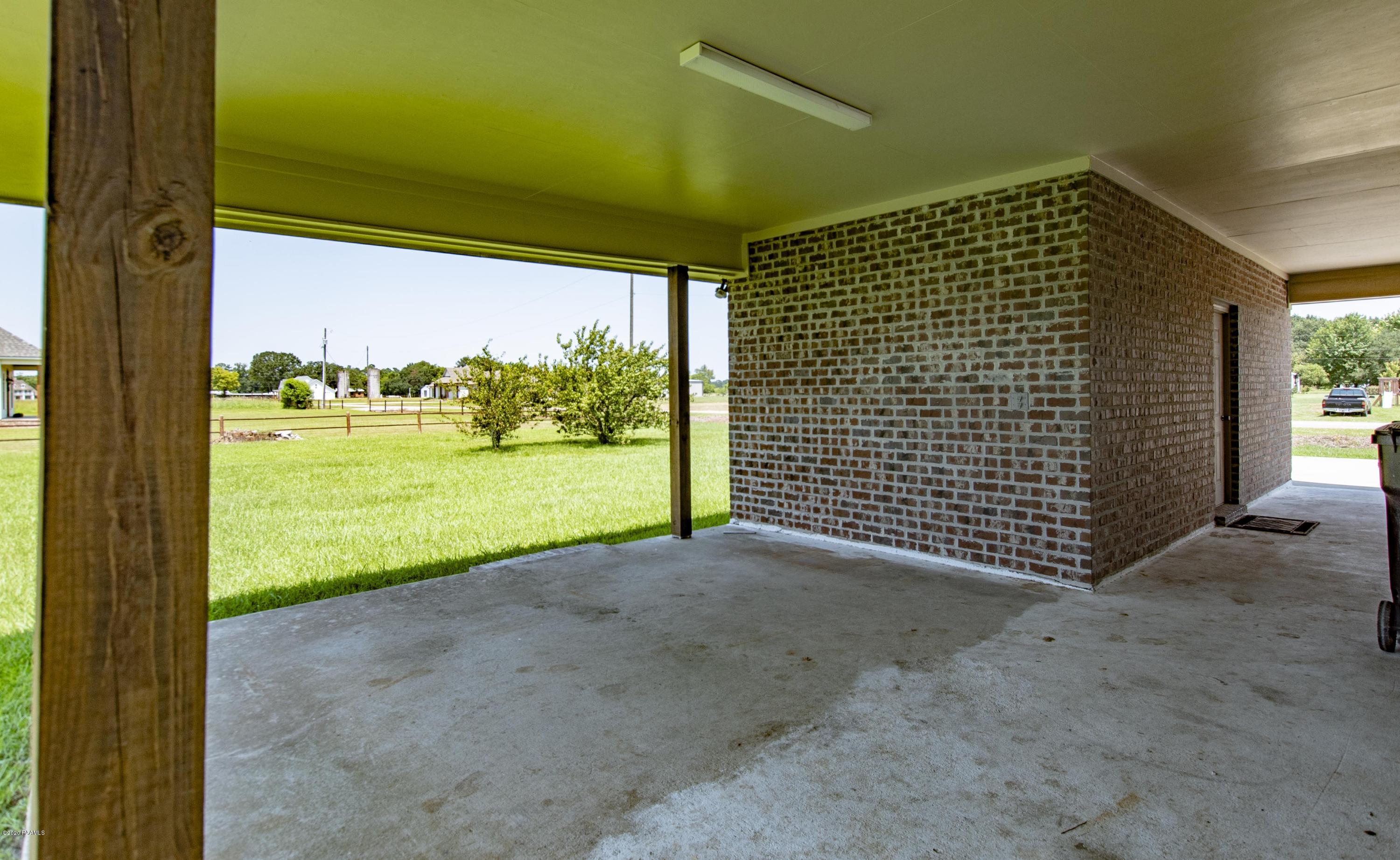 2019 Vida Shaw Road New Iberia, LA 70563 - Photo 12 of 47 Gallery Image 12