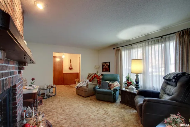 $245,000 | 1620 Gayla Drive, Quincy, IL 62305