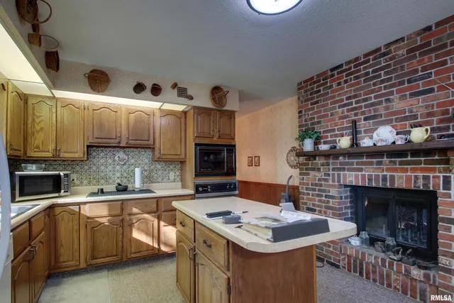 $245,000 | 1620 Gayla Drive, Quincy, IL 62305