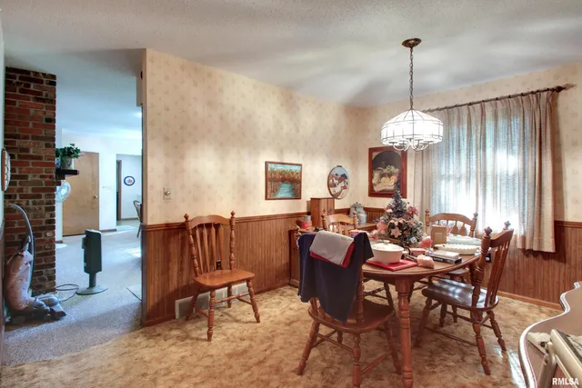 $245,000 | 1620 Gayla Drive, Quincy, IL 62305