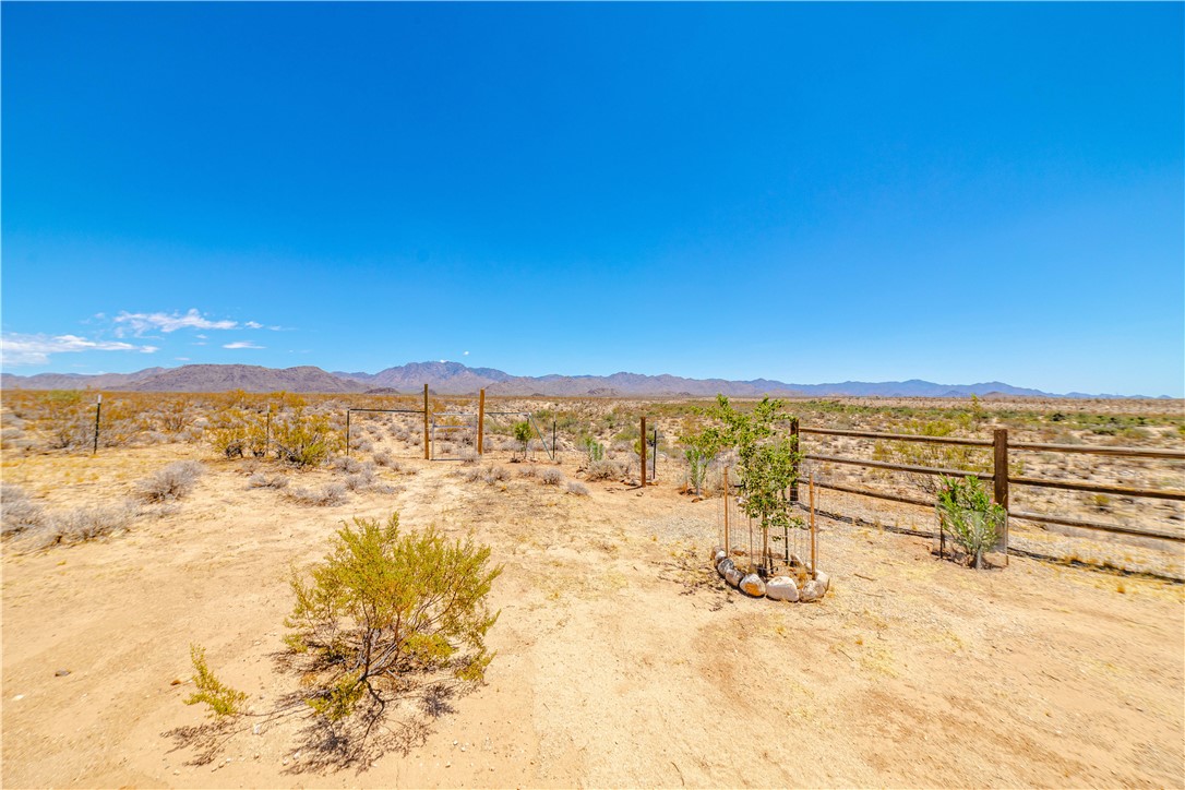 2906 Karron Road Yucca, AZ 86438 - Photo 18 of 40 Gallery Image 18