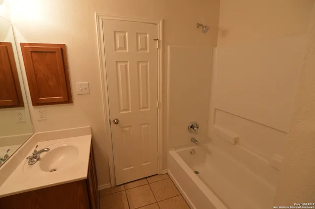 $1,850 | 3906 Arrowwood Bend, San Antonio, TX 78261