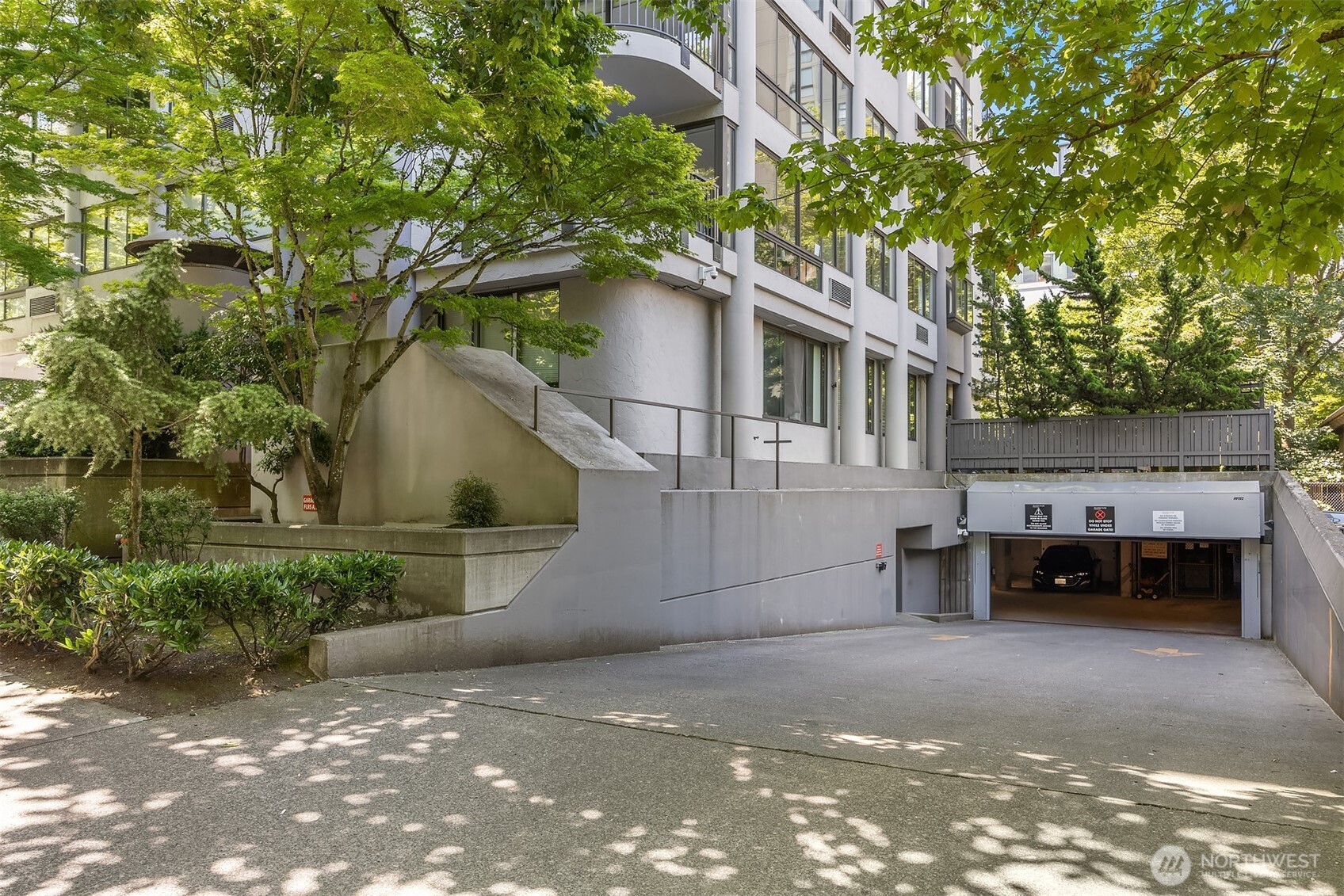 1120 Spring Street, Unit 602 Seattle, WA 98104 - Photo 32 of 38