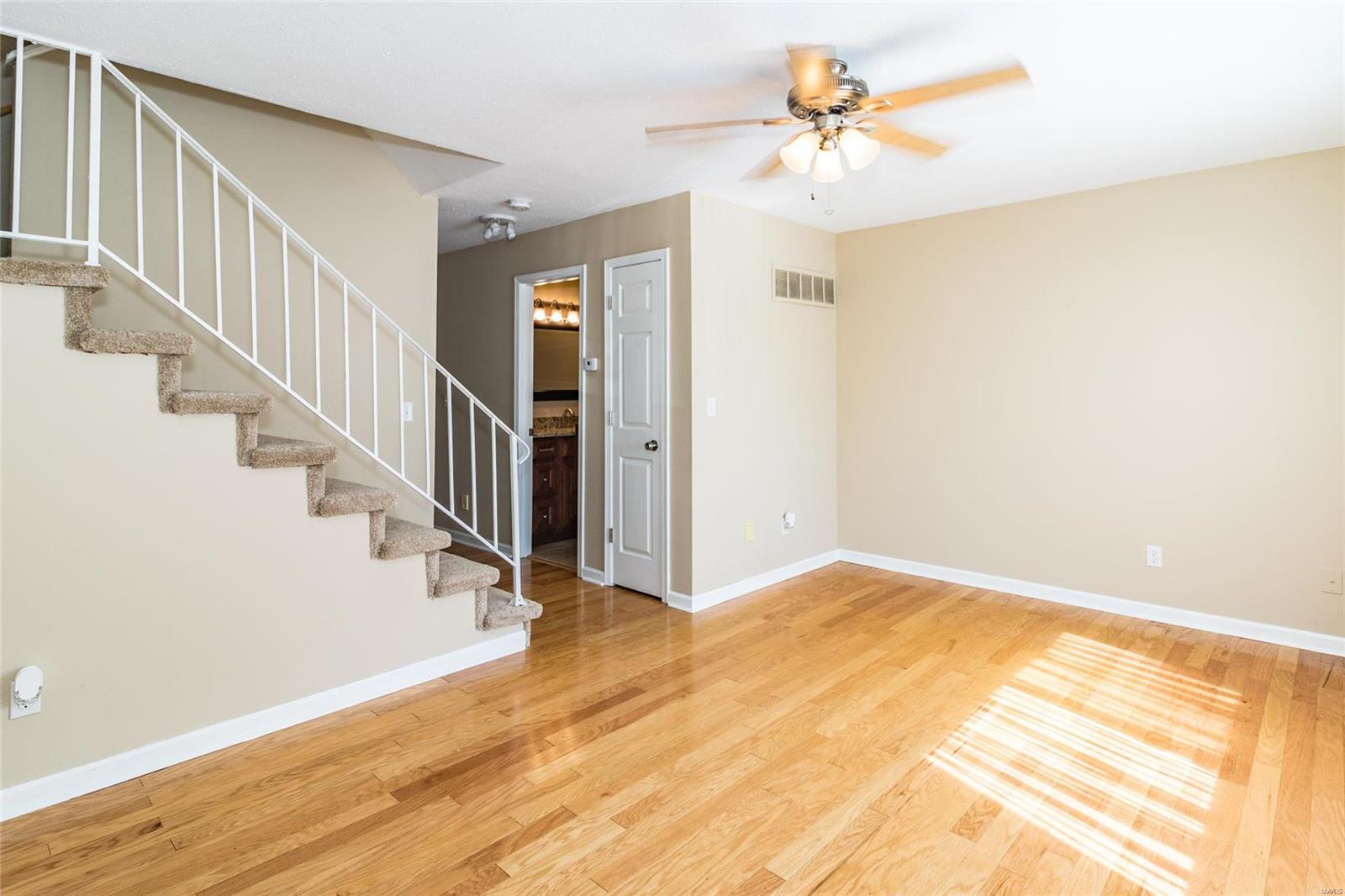 875 Portsdown Road Ballwin, MO 63011 - Photo 2 of 17 Gallery Image 2