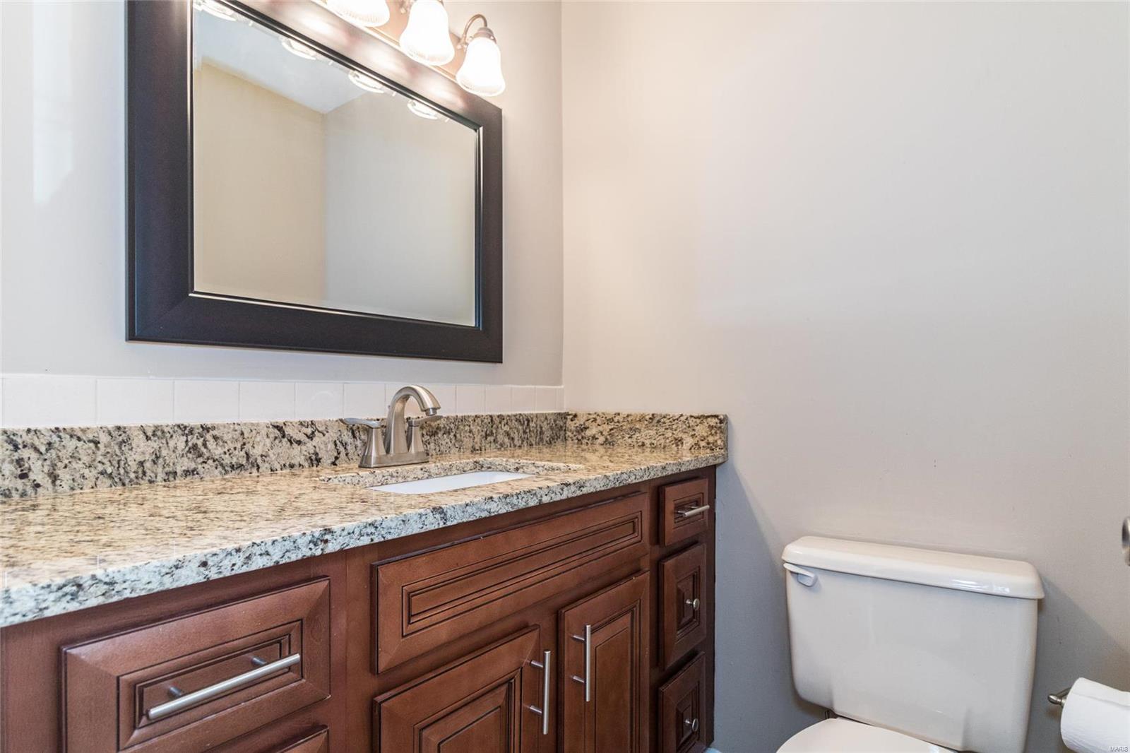 875 Portsdown Road Ballwin, MO 63011 - Photo 11 of 17 Gallery Image 11