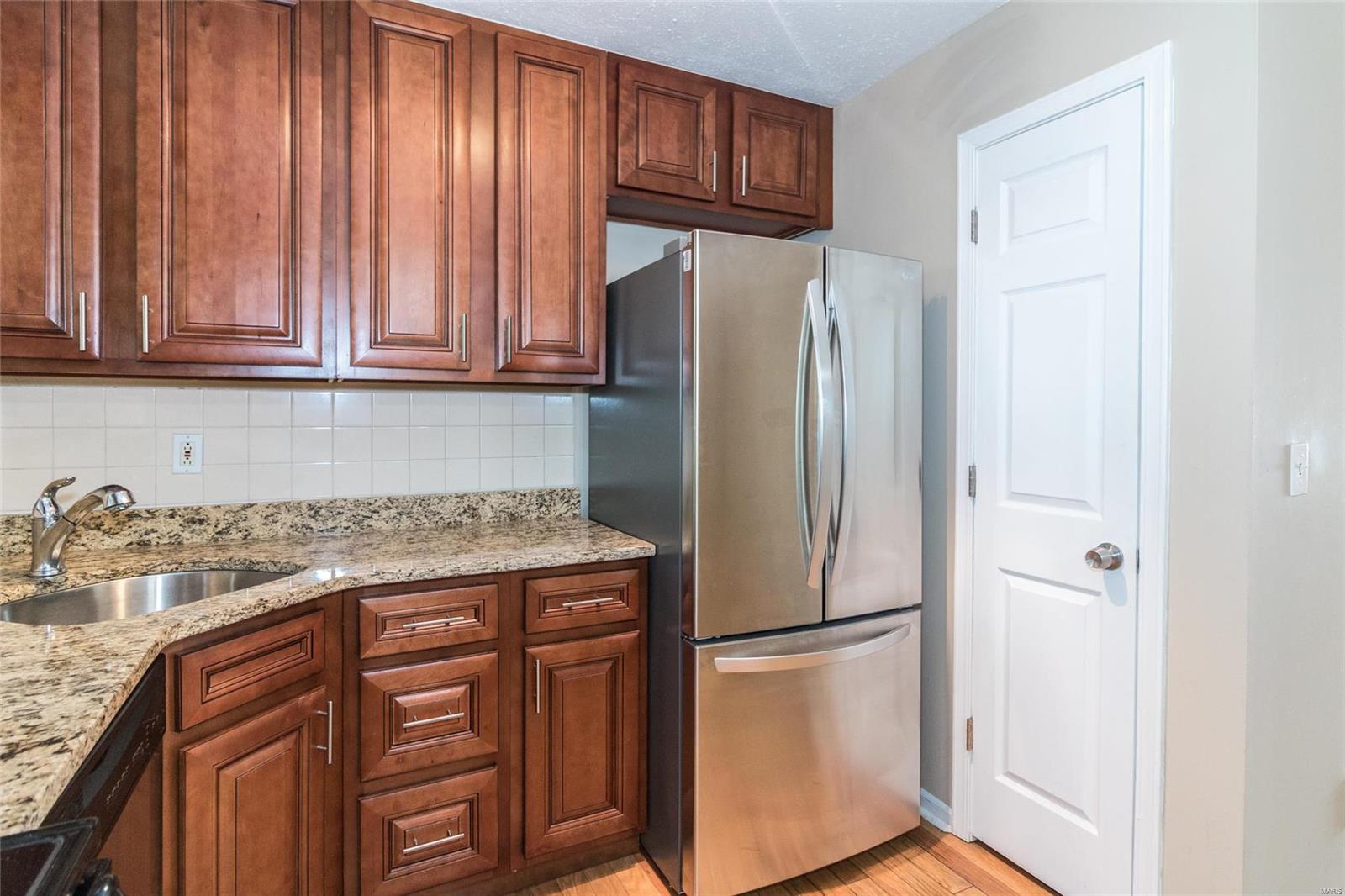 875 Portsdown Road Ballwin, MO 63011 - Photo 6 of 17 Gallery Image 6