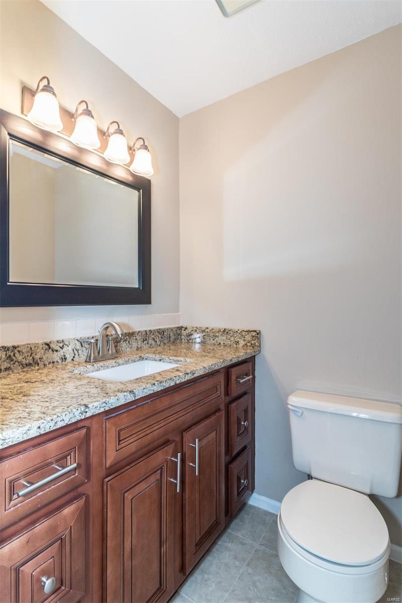 875 Portsdown Road Ballwin, MO 63011 - Photo 8 of 17 Gallery Image 8