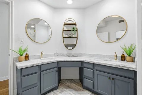 $599,999 | 1000 Liberty Park Drive, Unit 204, Austin, TX 78746