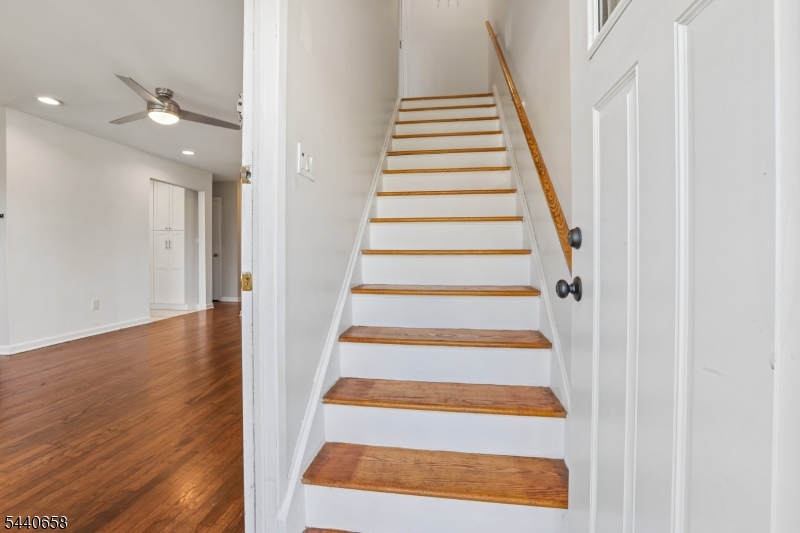 345 Trotting Road Union, NJ 07083 - Photo 3 of 43
