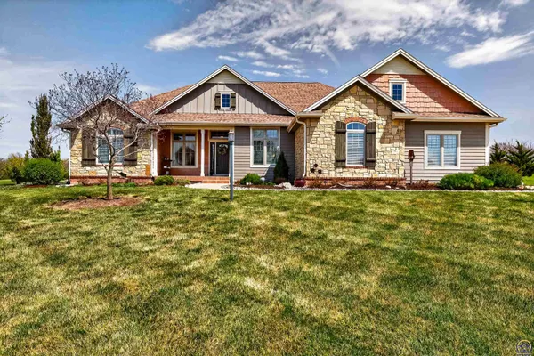 $625,000 | 3748 Elm Cove Road, Berryton, KS 66409