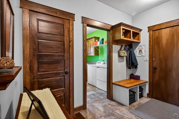 $625,000 | 3748 Elm Cove Road, Berryton, KS 66409