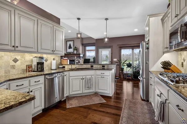 $625,000 | 3748 Elm Cove Road, Berryton, KS 66409