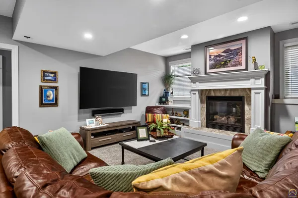 $625,000 | 3748 Elm Cove Road, Berryton, KS 66409