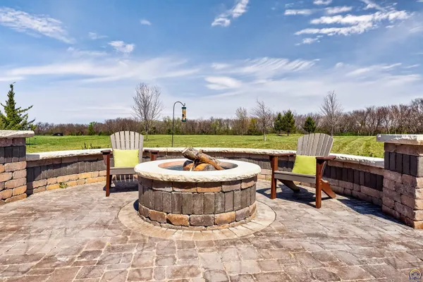 $625,000 | 3748 Elm Cove Road, Berryton, KS 66409