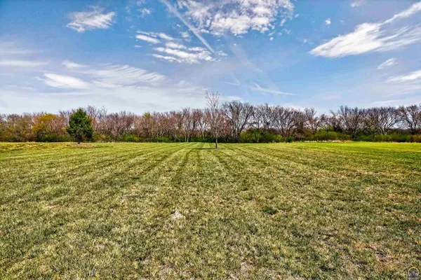 $625,000 | 3748 Elm Cove Road, Berryton, KS 66409