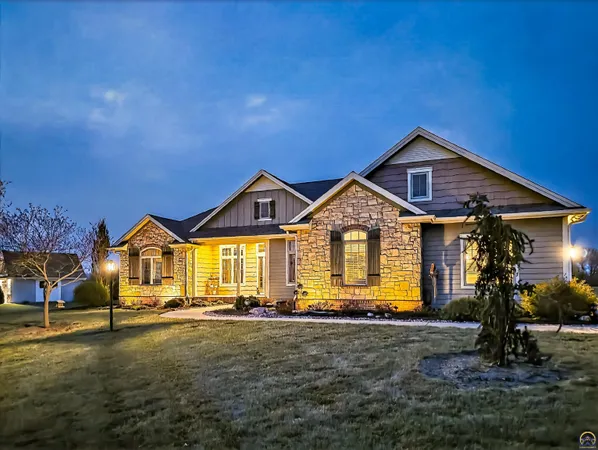 $625,000 | 3748 Elm Cove Road, Berryton, KS 66409