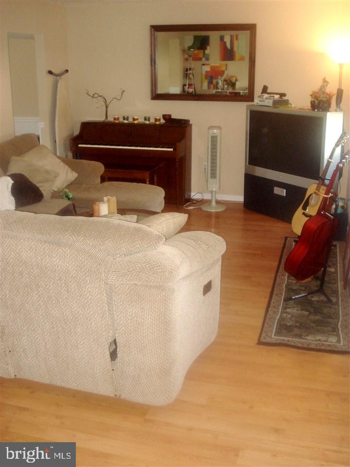 17 Filbert Street Hanover, PA 17331 - Photo 5 of 9 Gallery Image 5