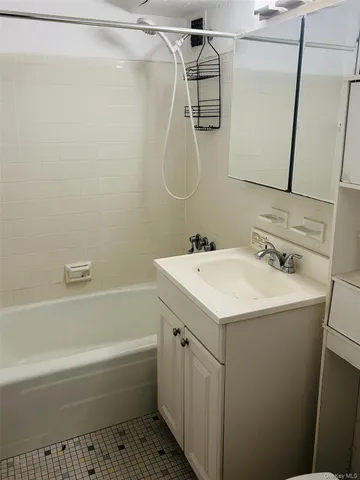 $159,900 | 89-00 170th Street, Unit 6G | Jamaica